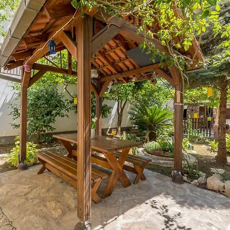 Studio Apartment Paradise Garden Split Exterior photo